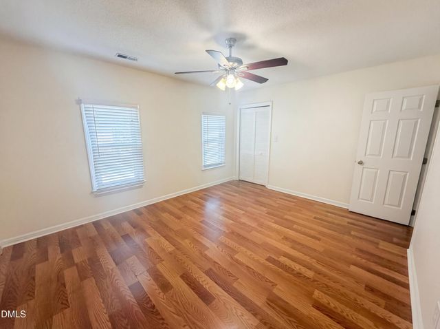 5621 Split Oak Way, Raleigh, NC 27609