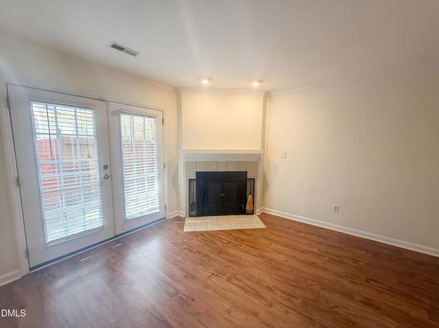 5621 Split Oak Way, Raleigh, NC 27609