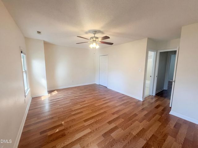 5621 Split Oak Way, Raleigh, NC 27609