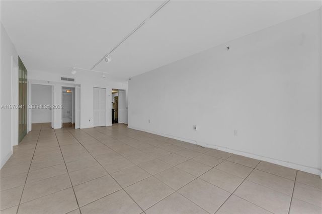 2457 Collins Ave 201, Miami Beach, FL 33140