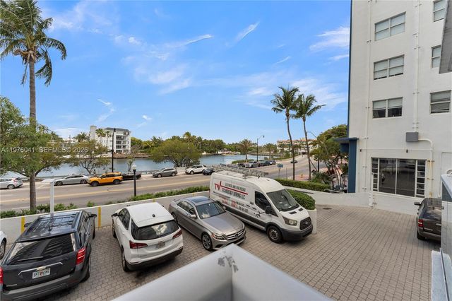 2457 Collins Ave 201, Miami Beach, FL 33140