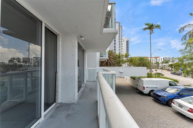 2457 Collins Ave 201, Miami Beach, FL 33140