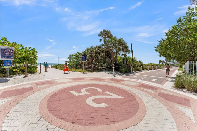 2457 Collins Ave 201, Miami Beach, FL 33140