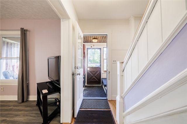 212 East Maple Avenue, East Rochester, NY 14445