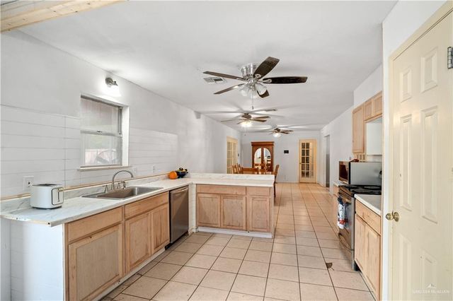 31 Casa De Palmas, Brownsville, TX 78521