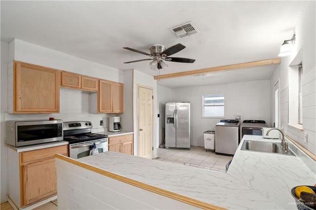 31 Casa De Palmas, Brownsville, TX 78521