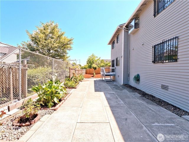 6750 28th Avenue S, Seattle, WA 98108