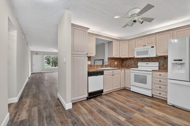 18900 Haywood Terrace 6, Boca Raton, FL 33496