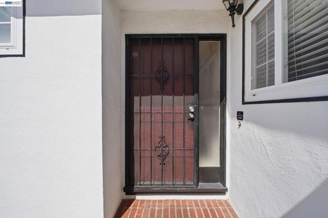 930 Castle St, San Leandro, CA 94578