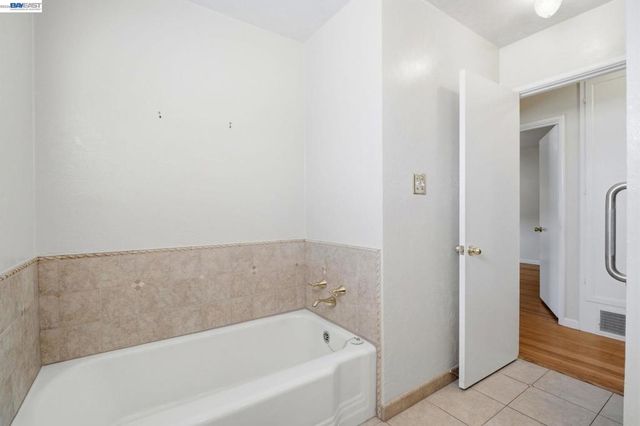 930 Castle St, San Leandro, CA 94578