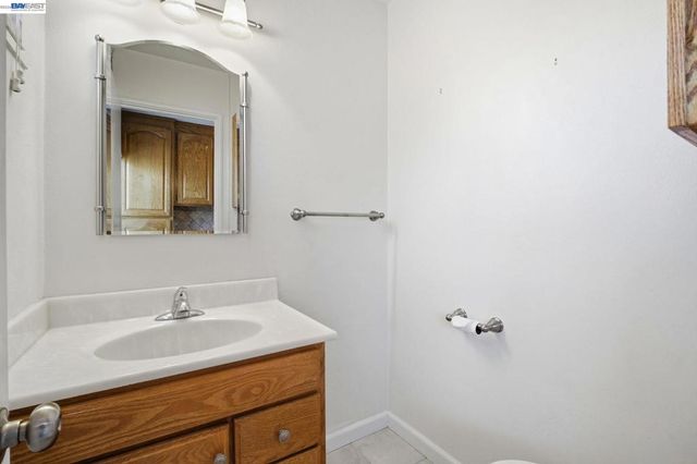 930 Castle St, San Leandro, CA 94578