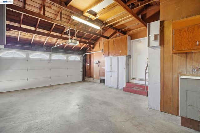 930 Castle St, San Leandro, CA 94578