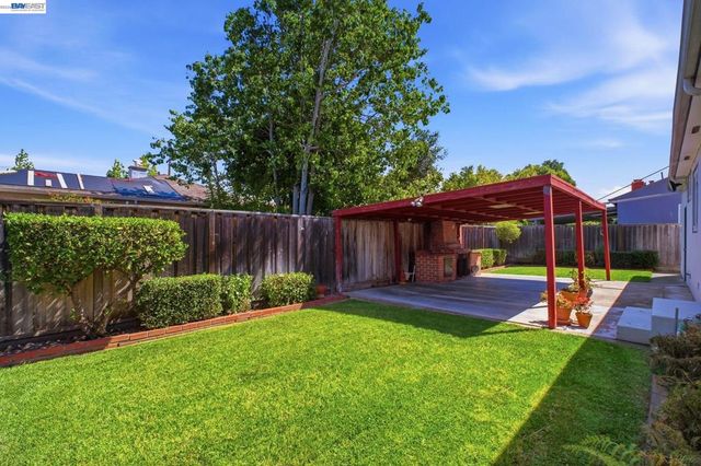 930 Castle St, San Leandro, CA 94578