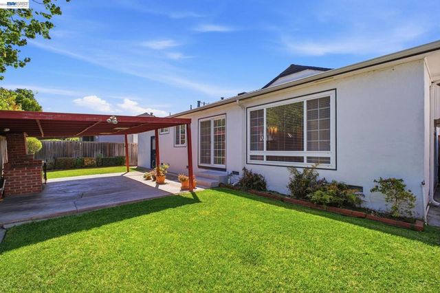 930 Castle St, San Leandro, CA 94578