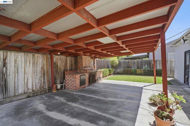 930 Castle St, San Leandro, CA 94578