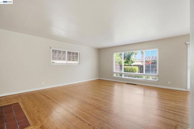 930 Castle St, San Leandro, CA 94578