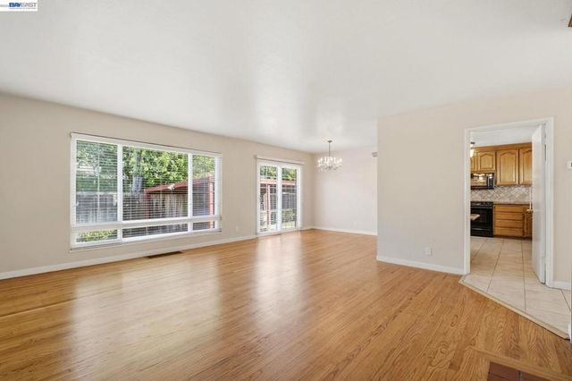 930 Castle St, San Leandro, CA 94578