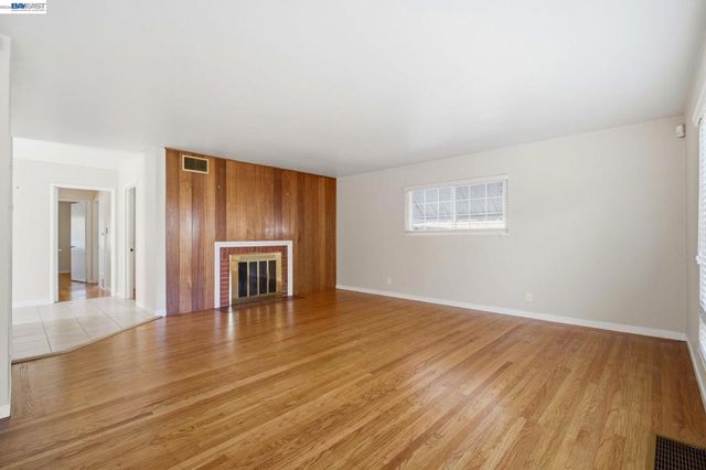 930 Castle St, San Leandro, CA 94578