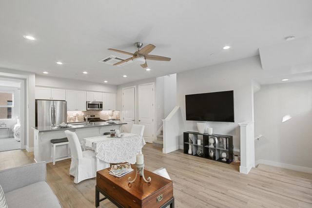 1053 Caspian Pink Ter, Davis, CA 95616