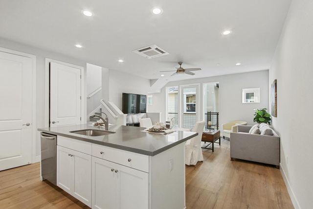 1053 Caspian Pink Ter, Davis, CA 95616