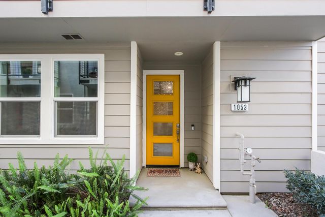 1053 Caspian Pink Ter, Davis, CA 95616