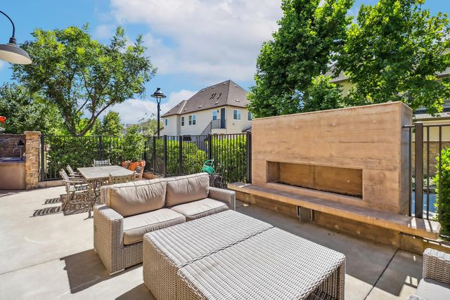 1053 Caspian Pink Ter, Davis, CA 95616