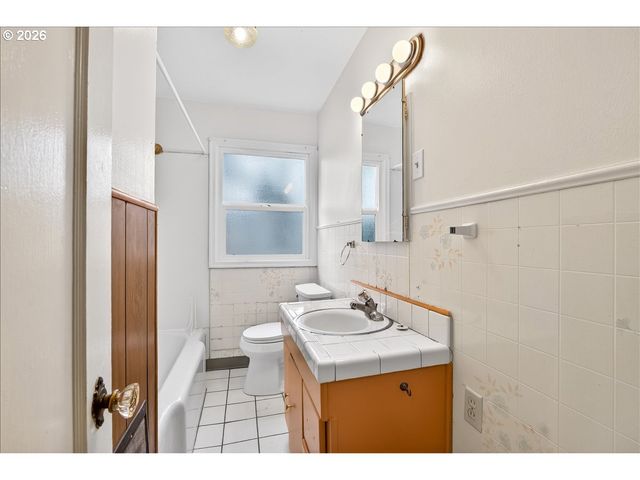 345 Nw NORMAN Ave, Gresham, OR 97030