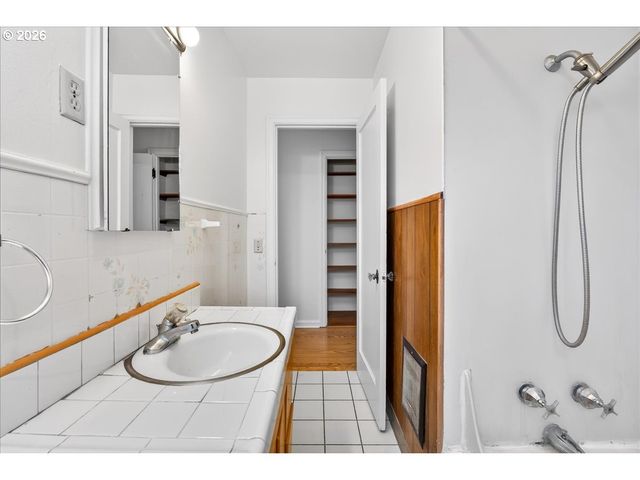 345 Nw NORMAN Ave, Gresham, OR 97030