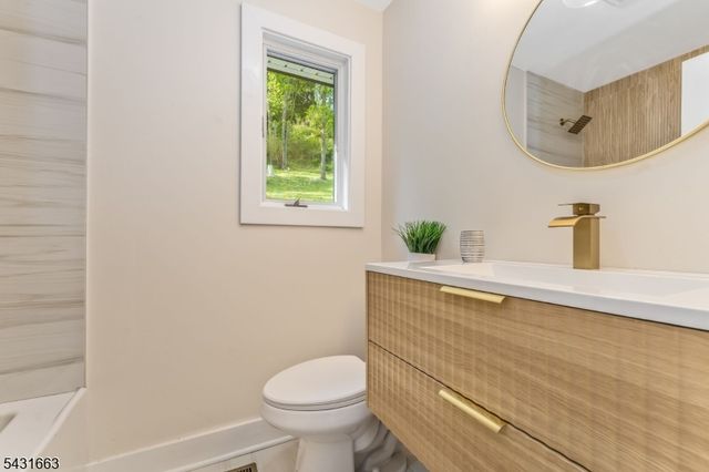 106 Cregar Rd, High Bridge Boro, NJ 08829