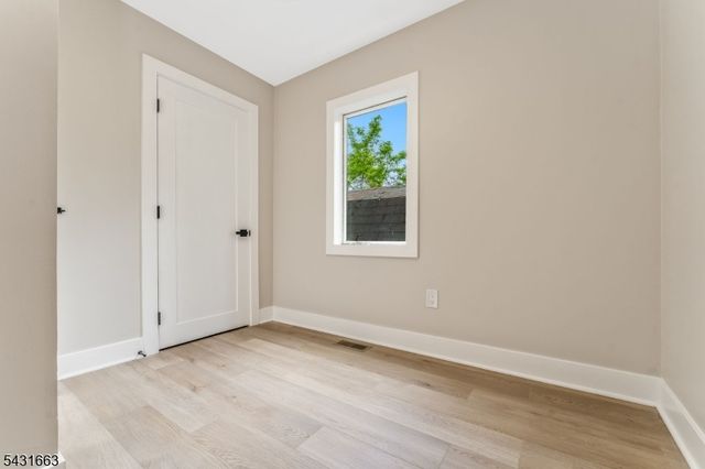 106 Cregar Rd, High Bridge Boro, NJ 08829