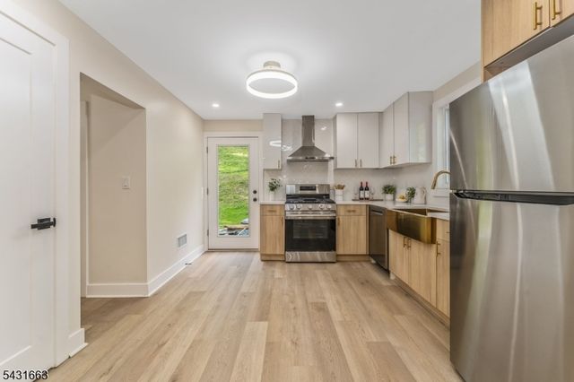 106 Cregar Rd, High Bridge Boro, NJ 08829