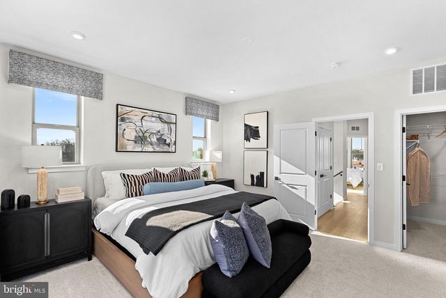 2461 MYSTIC MAROON TER, Ashburn, VA 20147