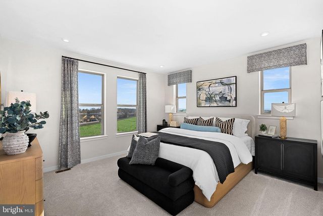 2461 MYSTIC MAROON TER, Ashburn, VA 20147