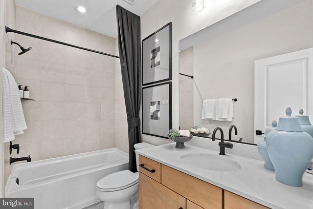 2461 MYSTIC MAROON TER, Ashburn, VA 20147