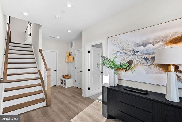 2461 MYSTIC MAROON TER, Ashburn, VA 20147