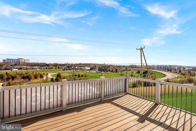 2461 MYSTIC MAROON TER, Ashburn, VA 20147