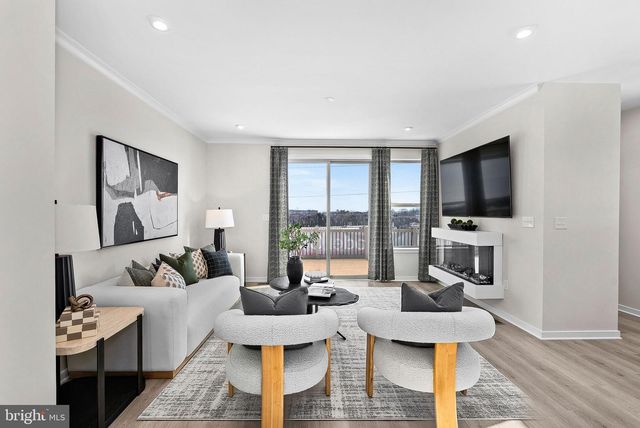 2461 MYSTIC MAROON TER, Ashburn, VA 20147