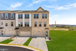 2461 MYSTIC MAROON TER, Ashburn, VA 20147