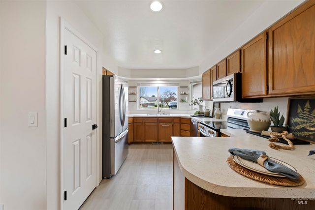 1907 E Pineridge Drive, Boise, ID 83716