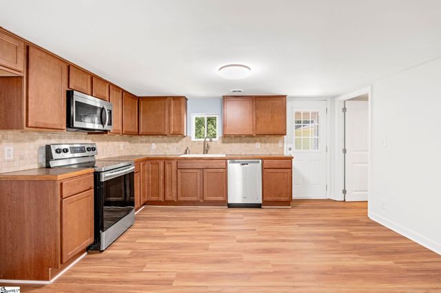 33 Golden Lane, Piedmont, SC 29673