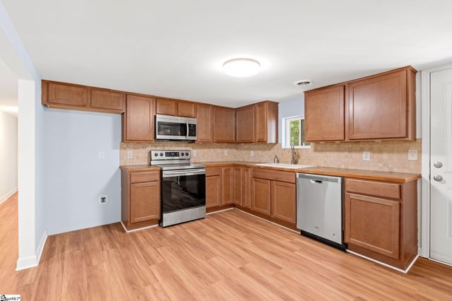 33 Golden Lane, Piedmont, SC 29673