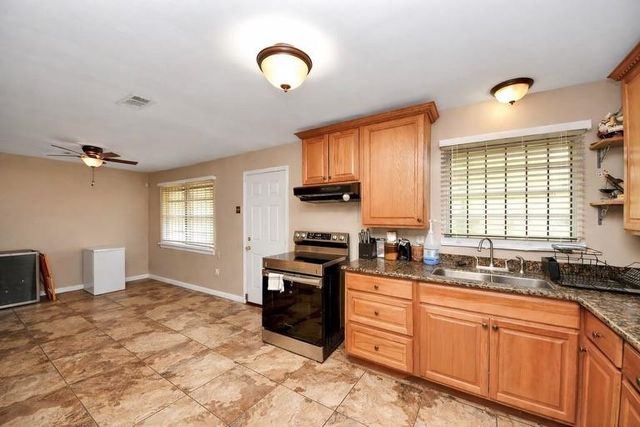 2914 Dragonwick Drive, Houston, TX 77045