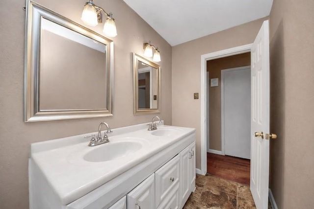 2914 Dragonwick Drive, Houston, TX 77045