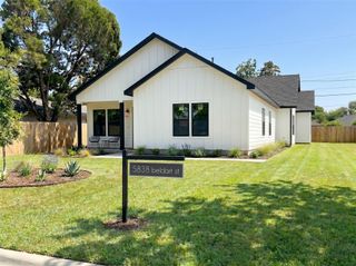 5838 Beldart Street A, Houston, TX 77033