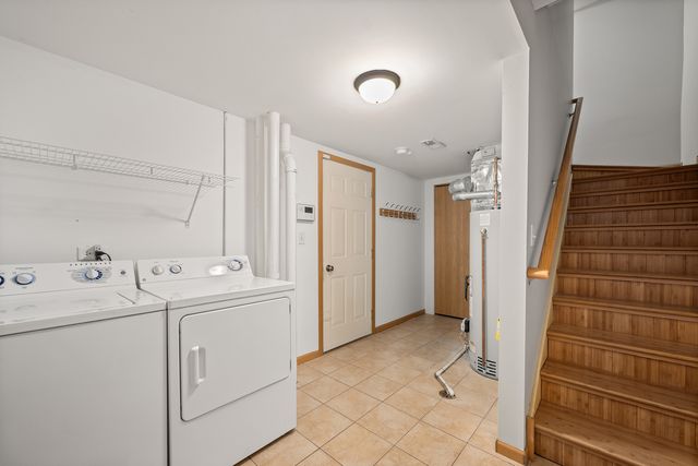 1526 Grand Drive 5, Dekalb, IL 60115