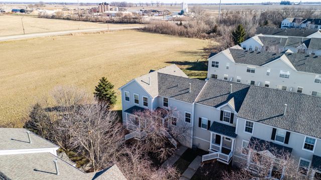 1526 Grand Drive 5, Dekalb, IL 60115