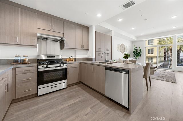 168 S Monterey Street 205, Alhambra, CA 91801