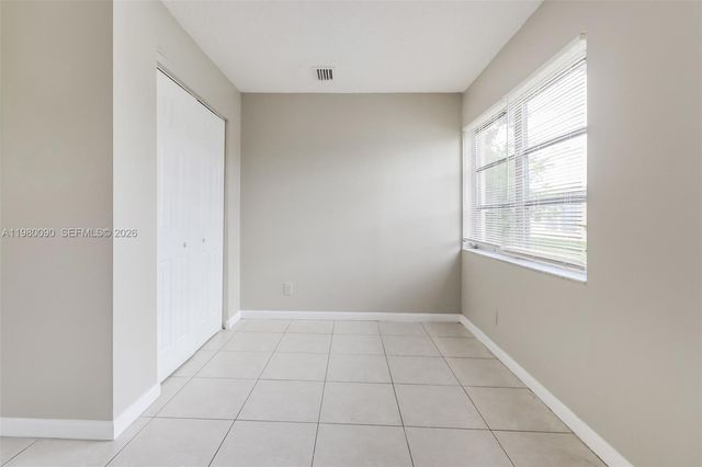 7401 NW 58th St, Tamarac, FL 33321