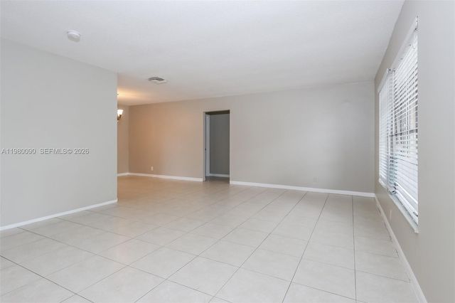 7401 NW 58th St, Tamarac, FL 33321