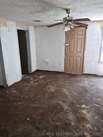 503 N Broadway, Checotah, OK 74426